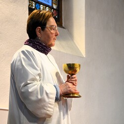 Kommunionspenderin Susanne Linhardt