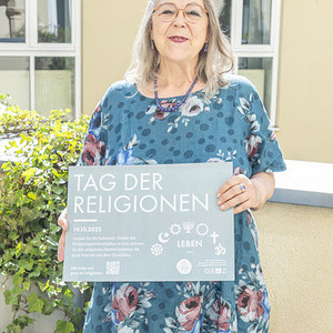 Inge Brenner für die Österreichische Buddhistische Religionsgesellschaft 