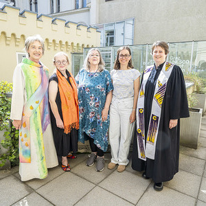 In den Religionsgemeinschaften findet man einige Frauen in Führungspostionen