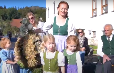 Erntedankfest 2020 neu eröffneten und geweihten Schulhof