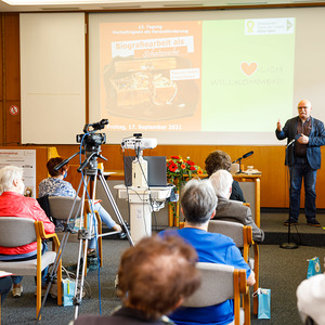 SONNTAGSBLATT, Gerd Neuhold